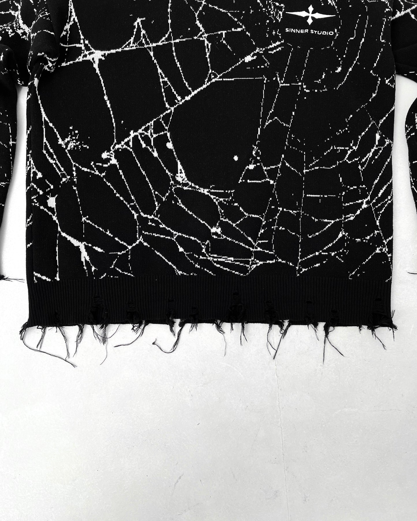 SPIDER WEB DISTRESSED JUMPER i