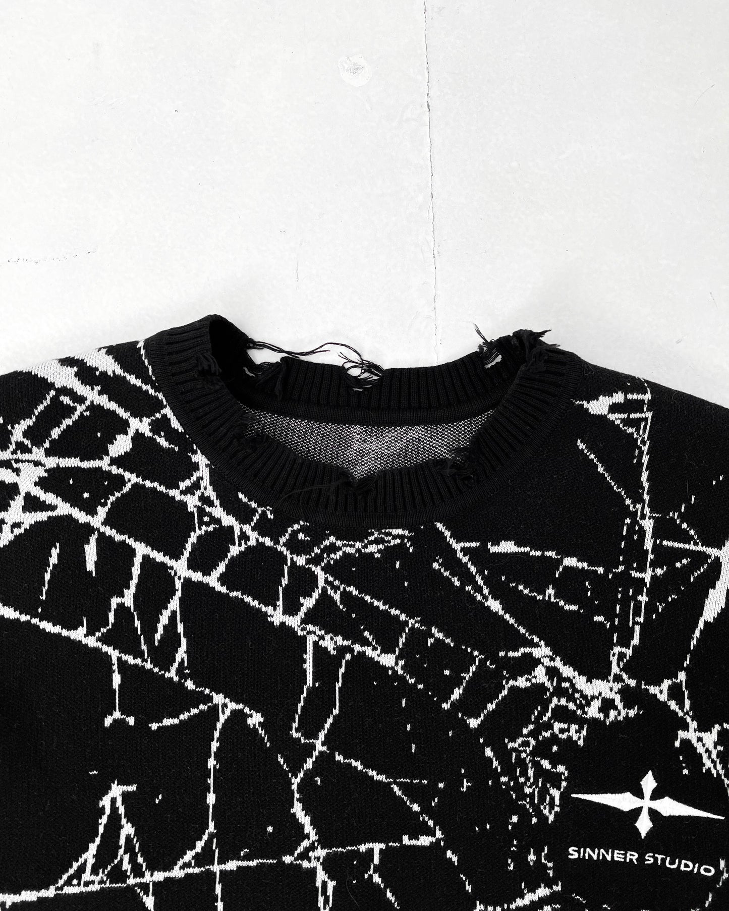 SPIDER WEB DISTRESSED JUMPER i