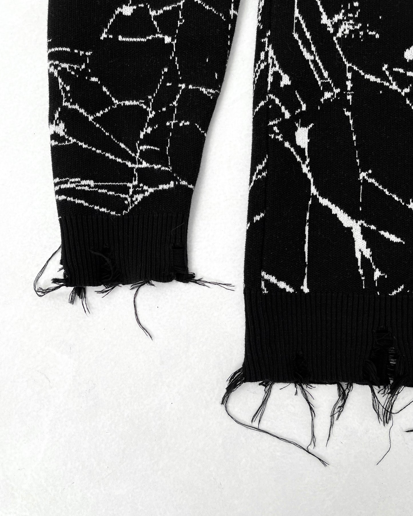 SPIDER WEB DISTRESSED JUMPER i